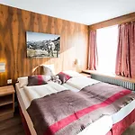 Le Petit Charme-inn Szálloda Zermatt