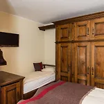 Le Petit Charme-inn Szálloda Zermatt
