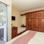 Szálloda Le Petit Charme-inn