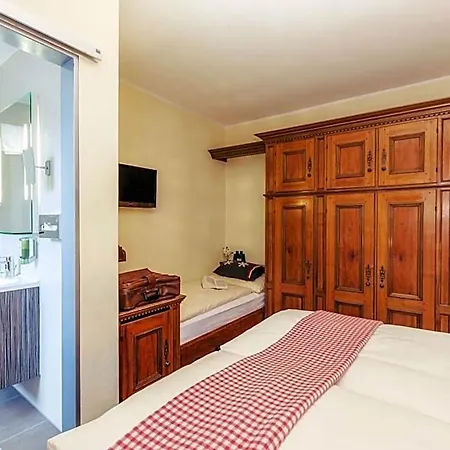 Le Petit Charme-inn Hotel 2*