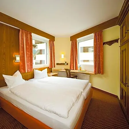 Le Petit Charme-inn 2*