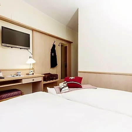 Le Petit Charme-inn Hotel