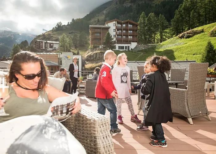 Le Petit Charme-inn Hotel