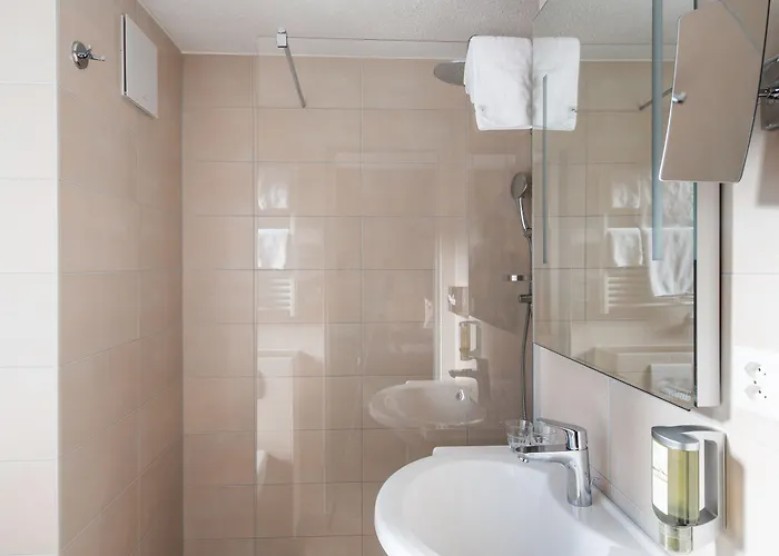 Le Petit Charme-inn Hotel