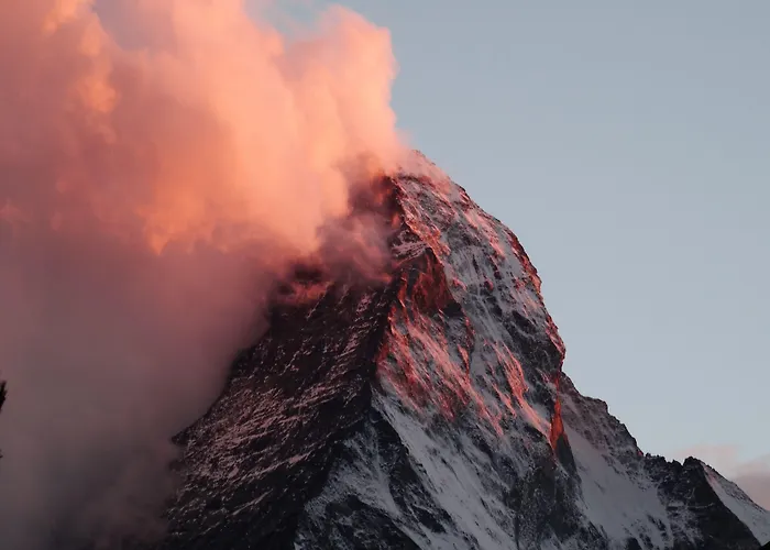 Le Petit Charme-inn Hotel