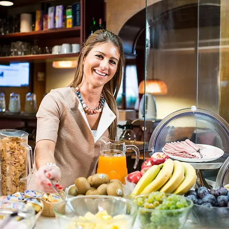 Le Petit Charme-inn Hotel